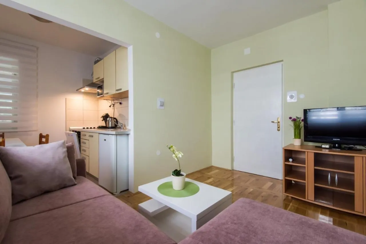 아파트 Apartman Na Stanovima 자다르